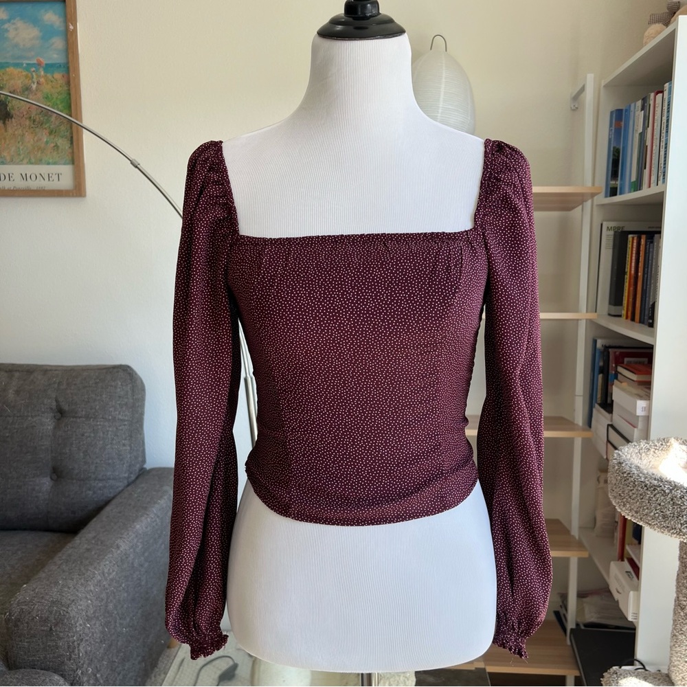 ABERCROMBIE Long-Sleeve Squareneck Blouse in Burgundy Dot
